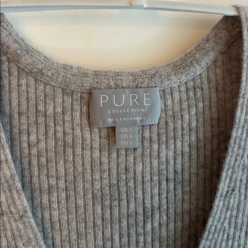 100% Cashmere Ribbed Sleeveless V-Neck Sweater - Picture 3 of 3